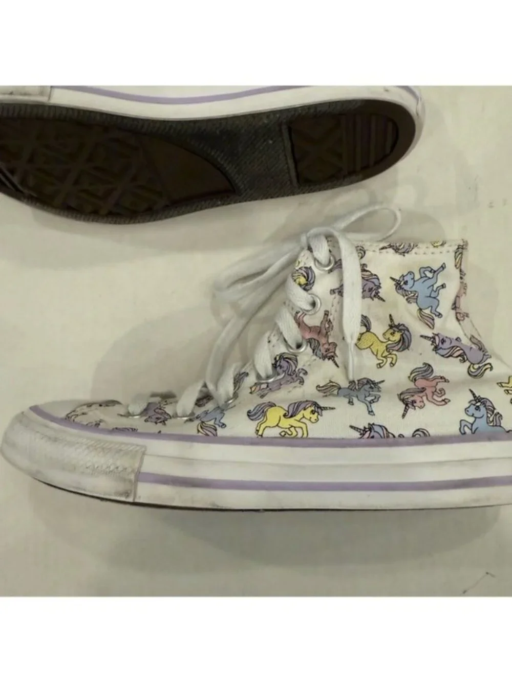 Converse Chuck Taylor All Star Youth High Top Sneakers Size 3 Unicorn Print